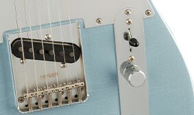 6-saddle bridge of the Fender Chrissie Hynde Telecaster