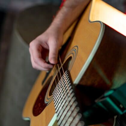 cort earth70 acoustic guitar feature 3