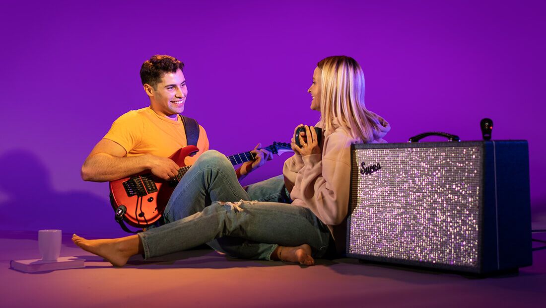 Xvive U2 Wireless guitar system in use