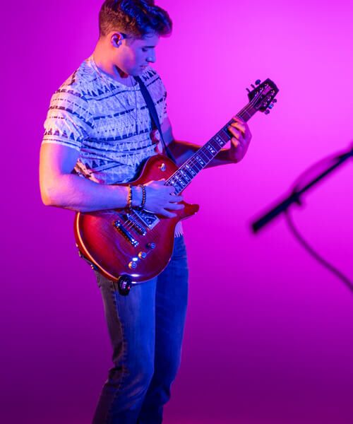 Xvive U2 Wireless guitar system offers a range of wireless performance options
